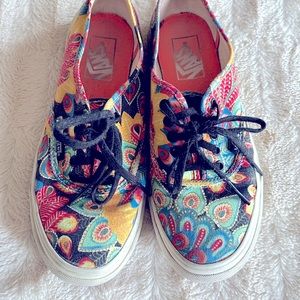 Women’s Vans Peacock Print - Red, Black, Teal